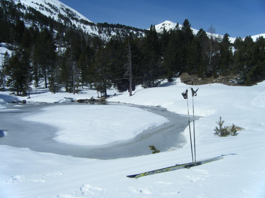 Refugi Cap Del Rec Hostel Lles De Cerdanya Ngoại thất bức ảnh