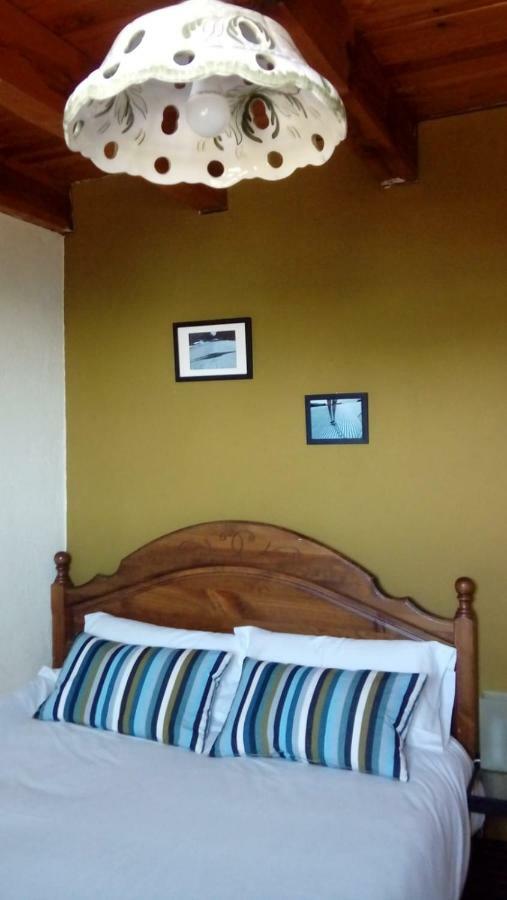 Refugi Cap Del Rec Hostel Lles Ngoại thất bức ảnh
